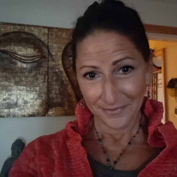 Meet your Posher, Nancy - Picture 2 of 2